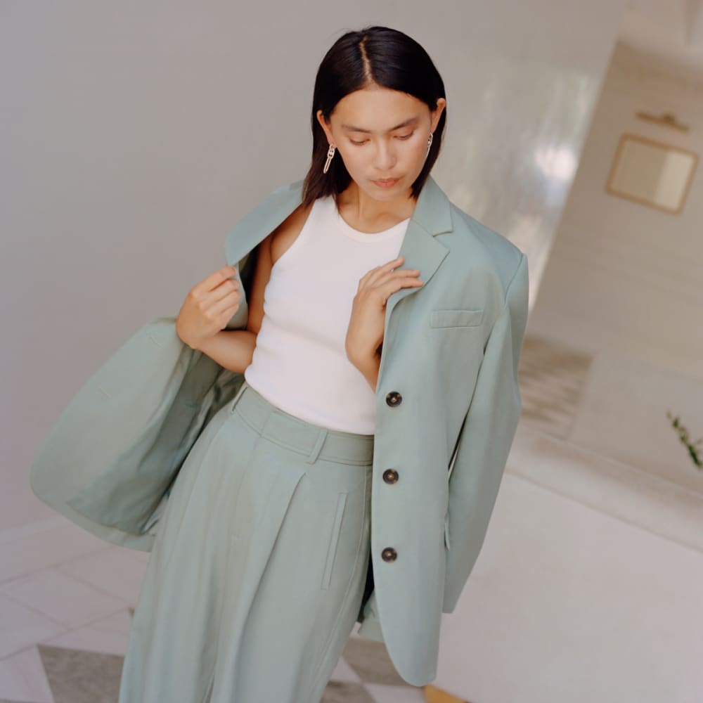 The Draper Pleated Pant in Buttersmooth | Lily Pad | 30 Inseam - Image 5