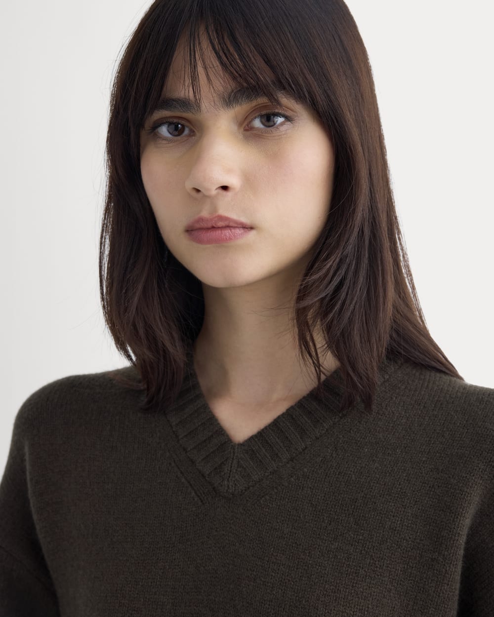 V-Neck Sweater in Extrafine Luxe Merino | Coffee Bean - Image 4