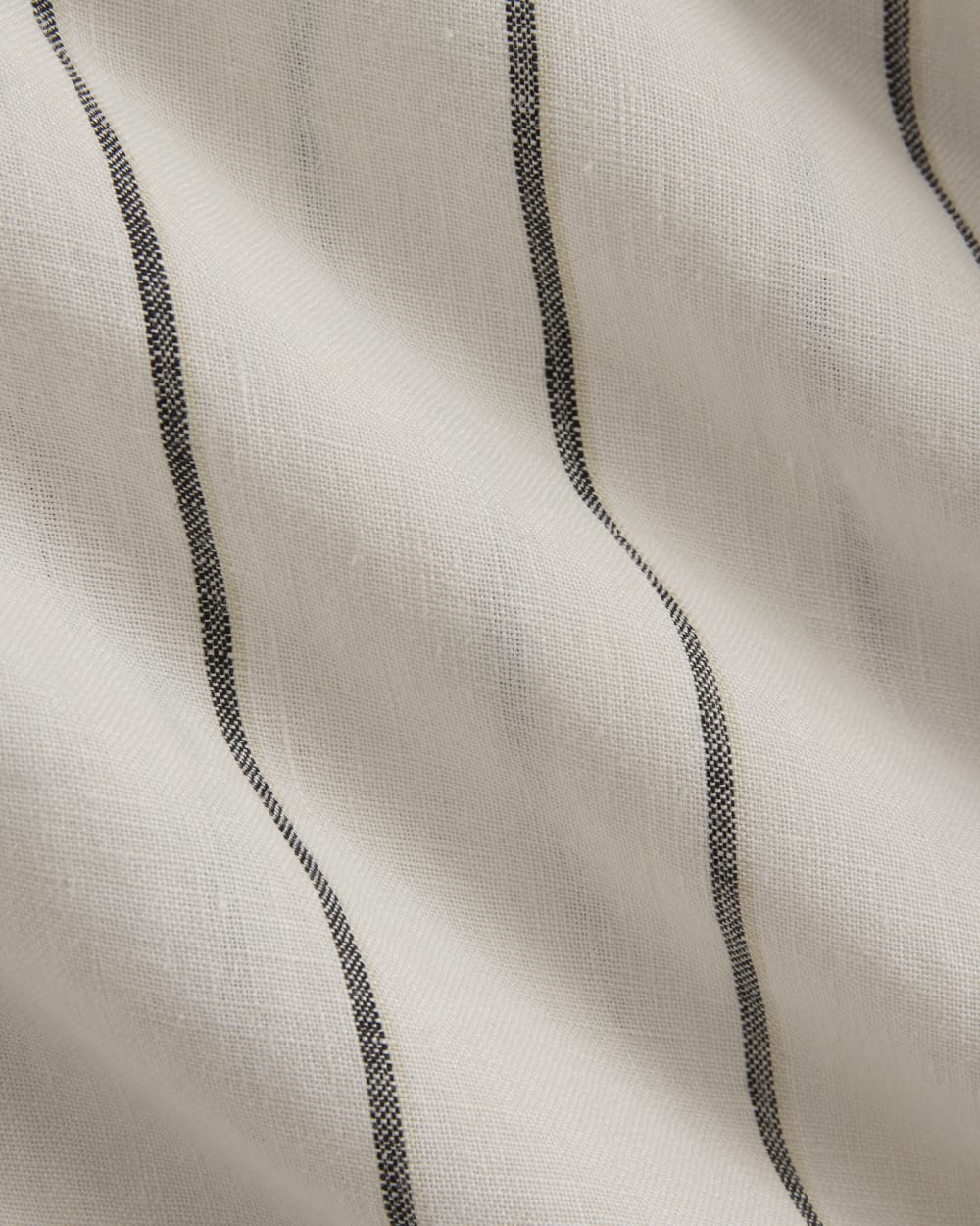 The Must-Have Shirt in Linen | Gardenia/Meteorite - Image 6