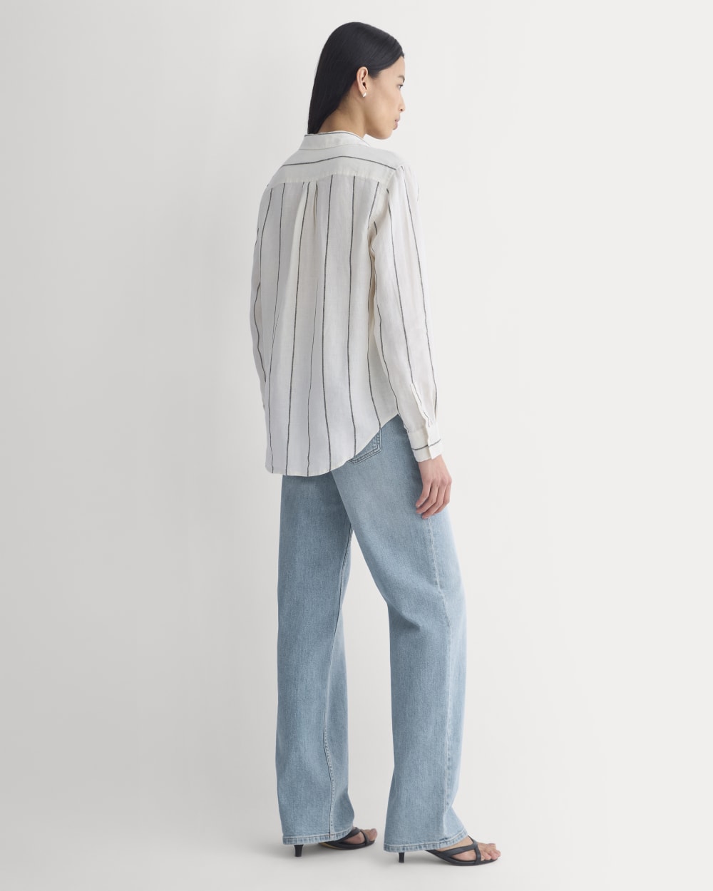 The Must-Have Shirt in Linen | Gardenia/Meteorite - Image 5