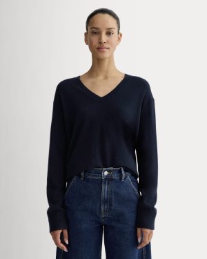 The Classic V in Cashmere | Navy